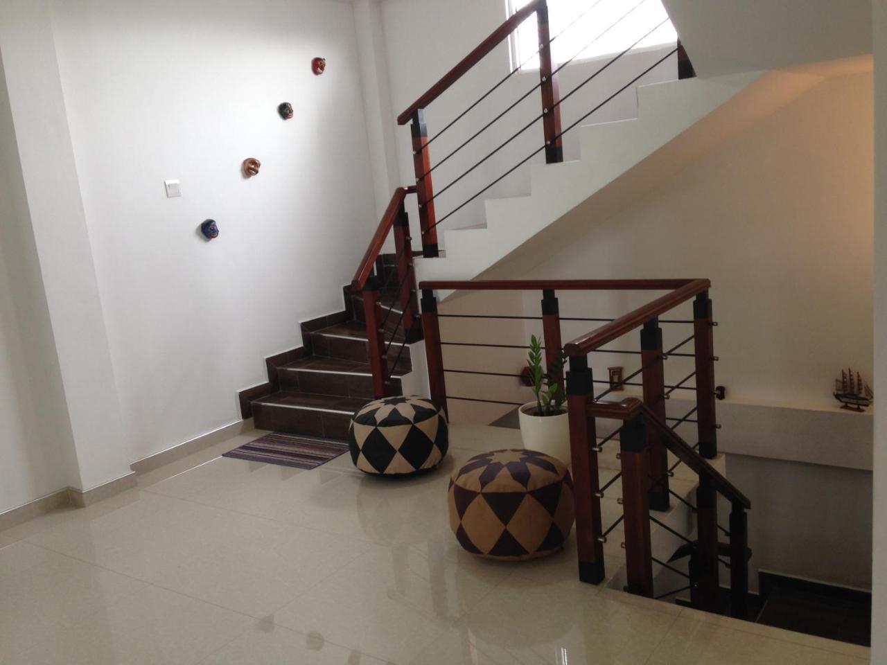 Lake Life Villa 앰발랑고다 외부 사진
